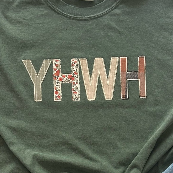 NWOT Christian apparel size various - Picture 2 of 4